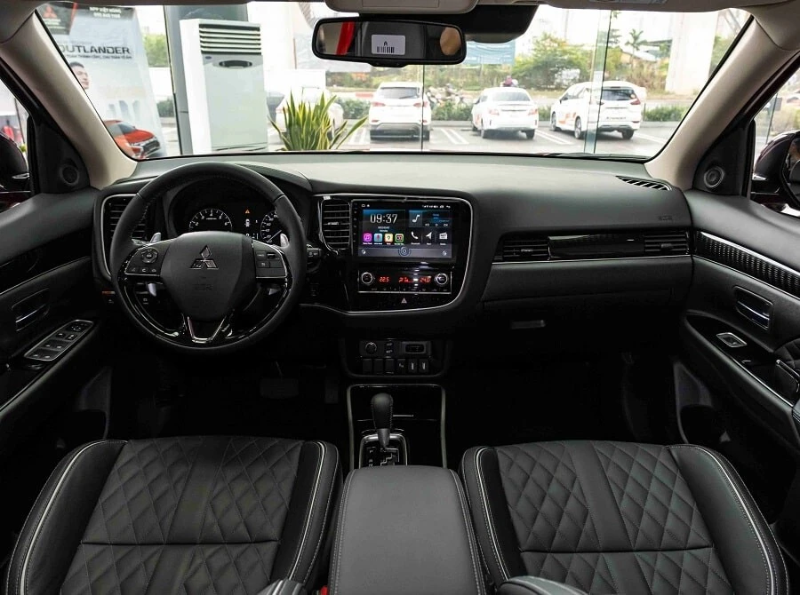 Cập nhật giá lăn bánh xe Mitsubishi Outlander mới nhất - Tháng 9/2024