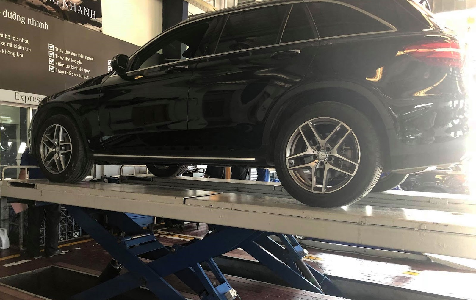 Chi phí bảo dưỡng Mercedes GLC 300 - Thống kê chi tiết