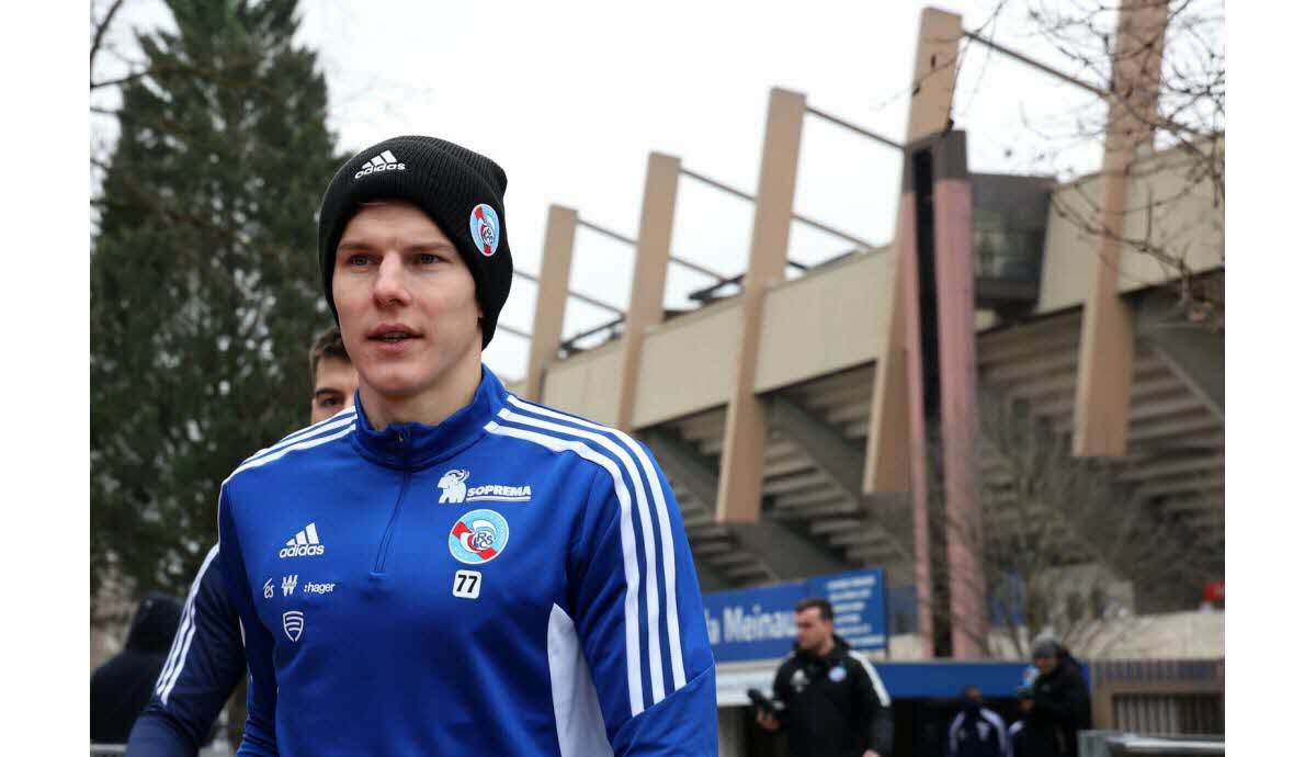 Ligue 1. Eduard Sobol, hậu vệ trái mới của Racing: "Một bước tiến"