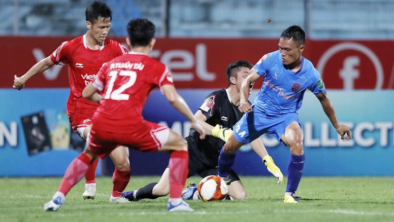 Những điều nên biết về treo giò cầu thủ trong bóng đá