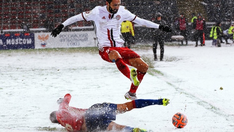 Những điều nên biết về treo giò cầu thủ trong bóng đá